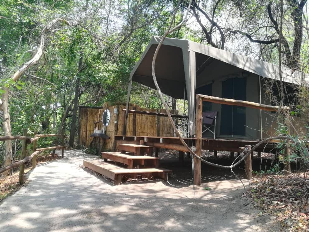 Askiesbos - Samochima Bush Camp Shakawe Ngoại thất bức ảnh